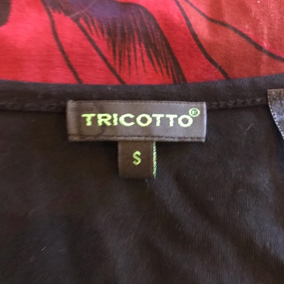 NWOT Tricotto Red Black Long Sleeve Design Top size Small - Picture 5 of 10